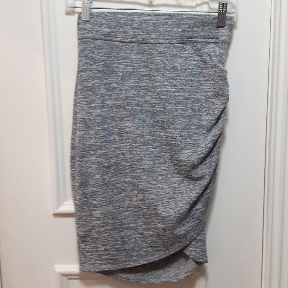 🛍️ Salt and pepper skirt